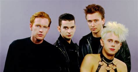 what does depeche mode mean in english
